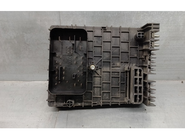 Pojistková skříňka Řídící jednotka BSM 49175448 Volkswagen Passat Alltrack 2006