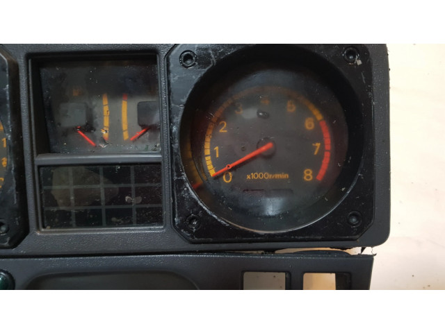 Přístrojová deska Mitsubishi Pajero 1990 MB741965, 69726610