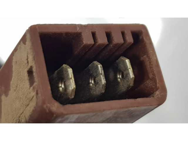 Моторчик заднего дворника 6405F5    Peugeot Partner