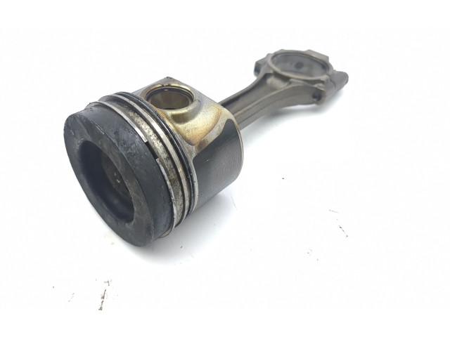  Поршень с шатуном    Volkswagen PASSAT B6  