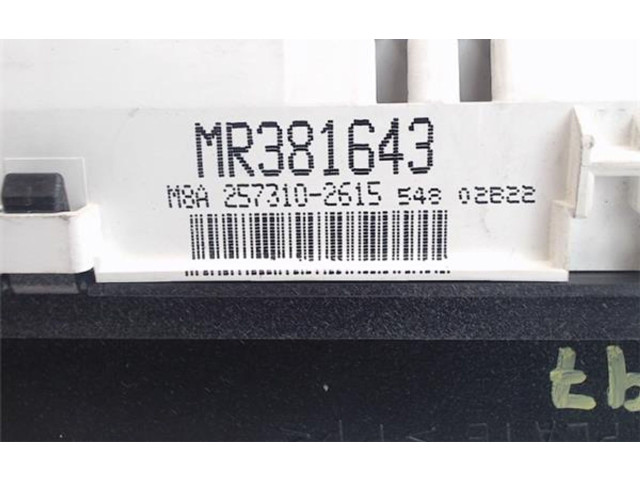 Панель приборов mr381643 Mitsubishi Montero