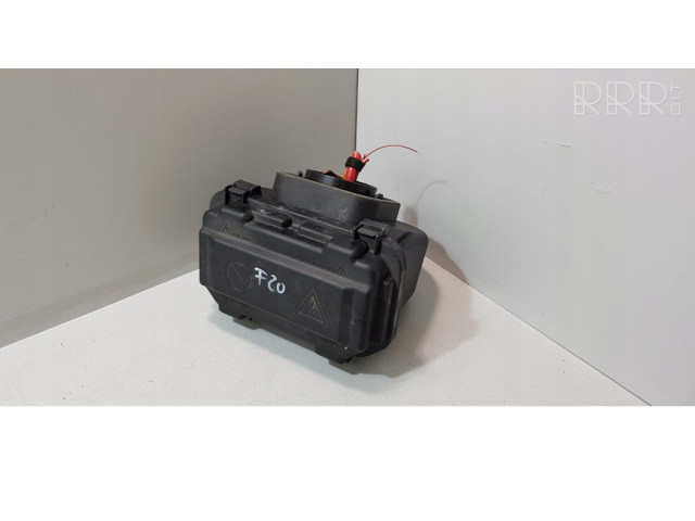 Блок предохранителей  9224872   BMW 1 F20 F21    