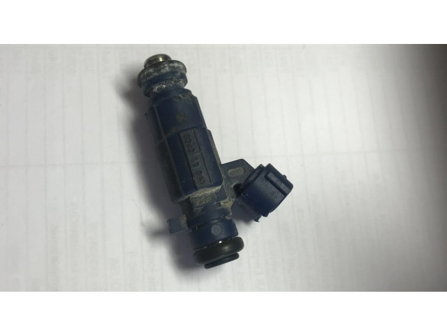 Vstřikovač 353102B000 Hyundai i30 pro benzínový motor 1.6