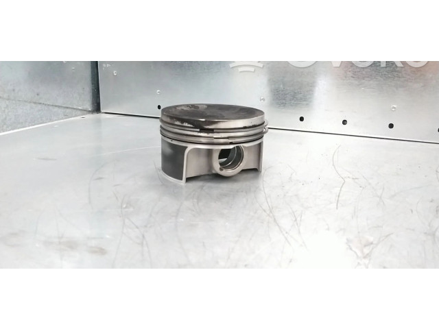 Píst A1330300017 Mercedes-Benz GLA W156 133980