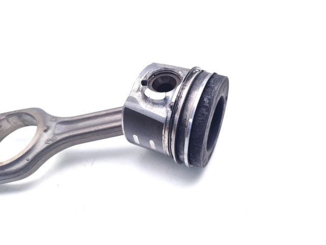  Поршень с шатуном 9HR(DV6C) 9HR, DV6C  Peugeot 5008  