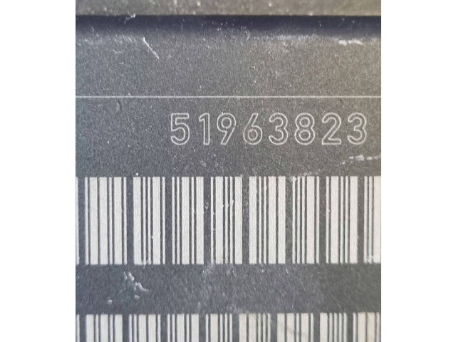 Блок управления надувных подушек 51963823   Fiat Punto Evo   