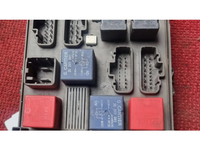 Pojistková skříňka 8200004201, 518095401 Renault Laguna II 2003