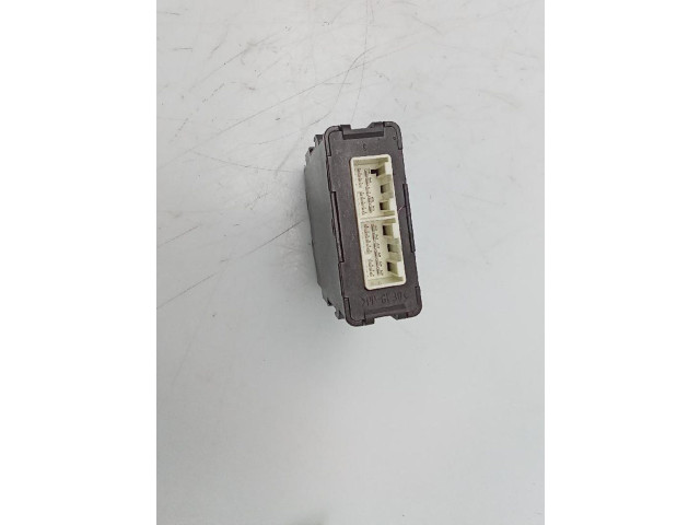 Блок управления коробкой передач 8953576011   Lexus CT 200H