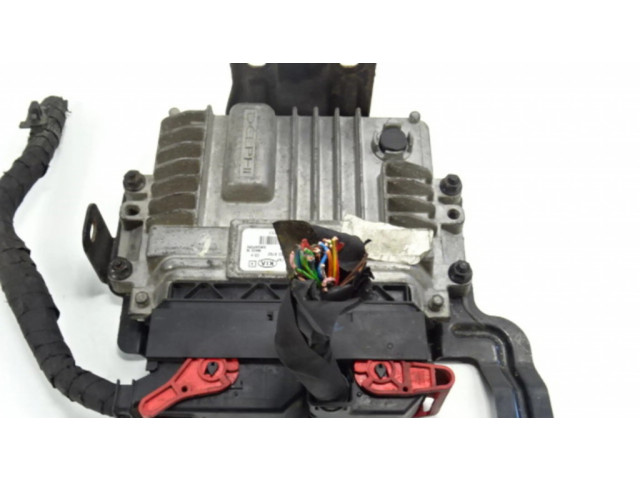 Блок управления двигателем ECU