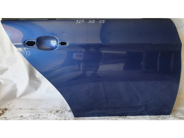 Задняя дверь