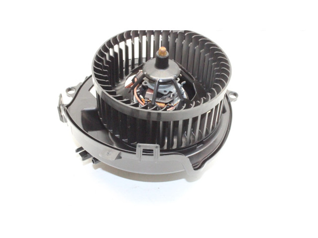 Вентилятор печки    5Q2819021C   Audi A3 S3 8V