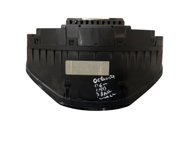Панель приборов 1Z0920841E, V0920086 Skoda Octavia Mk2 (1Z)