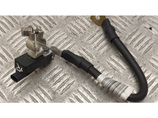 Минусовый провод (аккумулятора)