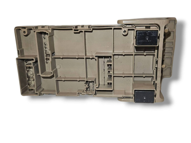 Pojistková skříňka JB200500N Subaru Outback 2010