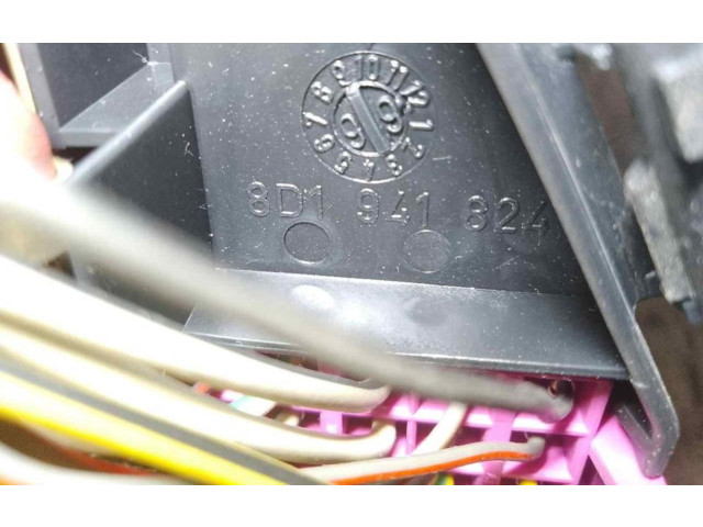   Pojistková skříňka 8D1941824   Audi A4 S4 B5 8D 