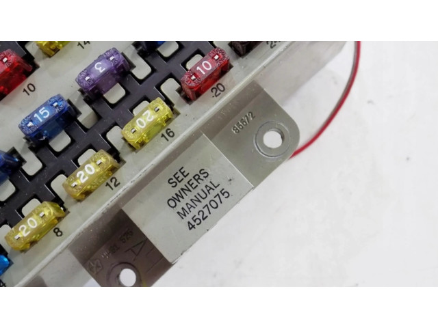 Блок предохранителей Jeep Grand Cherokee