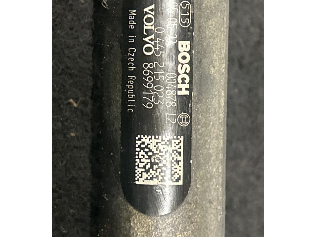 Топливная рампа 8699179, 004878L2 Volvo V70