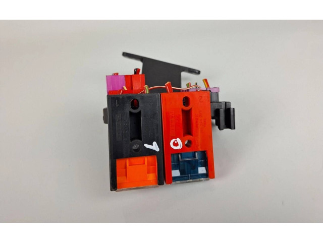 Блок предохранителей  4B1937503   Audi A6 S6 C5 4B    