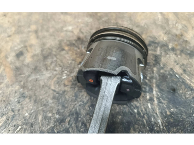 Поршень с шатуном 224DT 9812819780 Jaguar XF