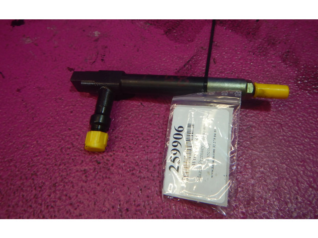 Vstřikovač 7390, 7390 Mazda Premacy RF4F