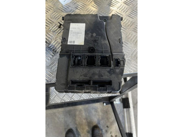 Pojistková skříňka Řídící jednotka BSM 8200305575   Renault Megane II 2003