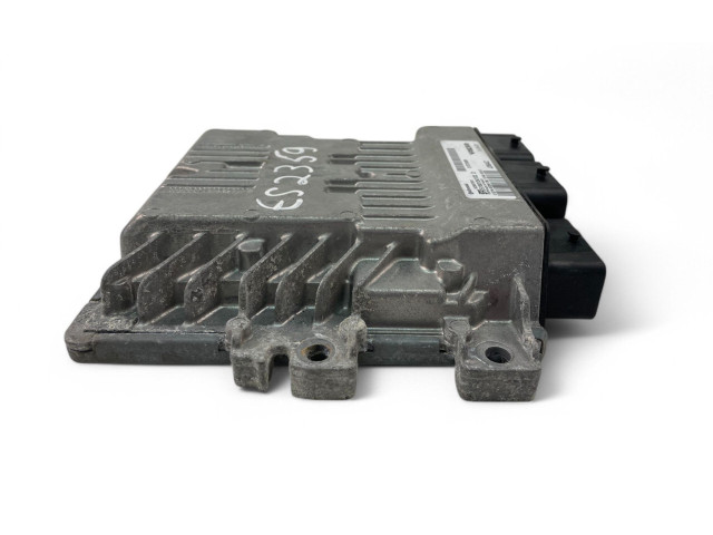 Блок управления двигателем Блок управления 31372489   Volvo V70