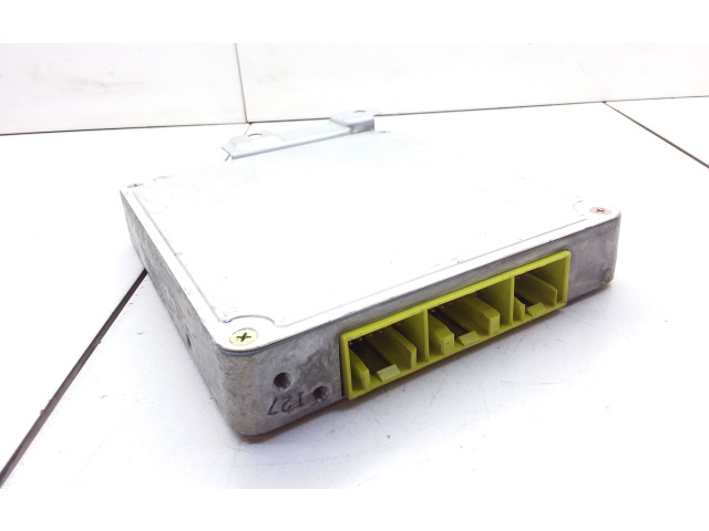 Блок управления двигателя FEJ118881C   Mazda 626