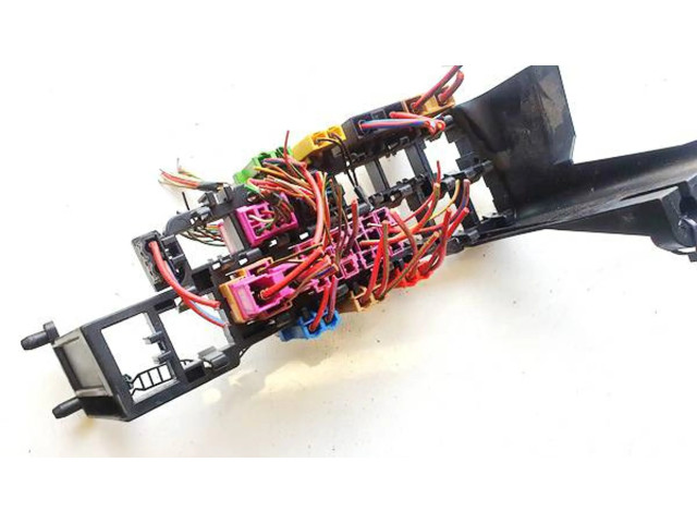 Pojistková skříňka 8d1937545 Audi A6 S6 C5 4B 2003