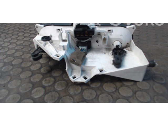 Блок управления климат-контролем Mitsubishi Carisma