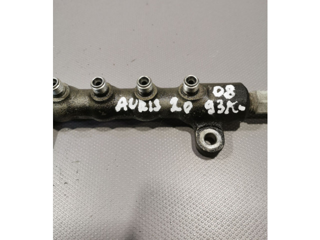 Vstřikovací lišta Toyota Auris 150