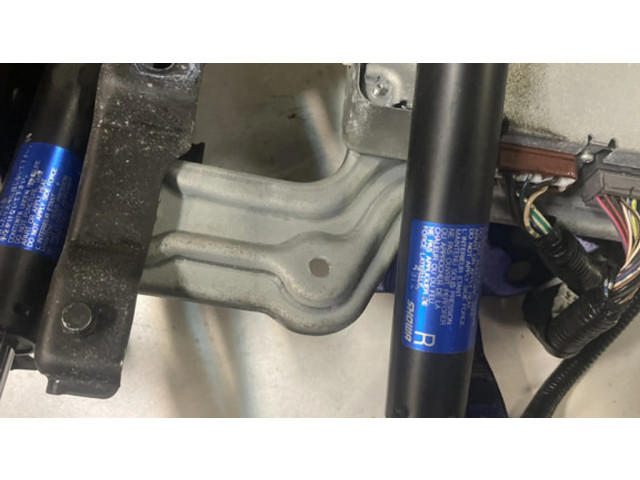 Механизм фиксации задней двери