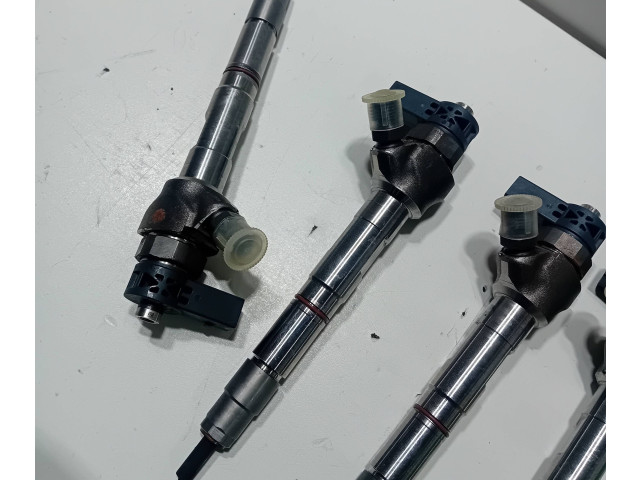 Комплект форсунок 04L130277AC Skoda Octavia Mk4