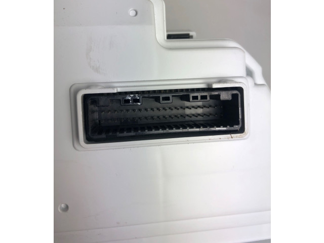 Přístrojová deska Toyota Land Cruiser (J150) 2015 769168040