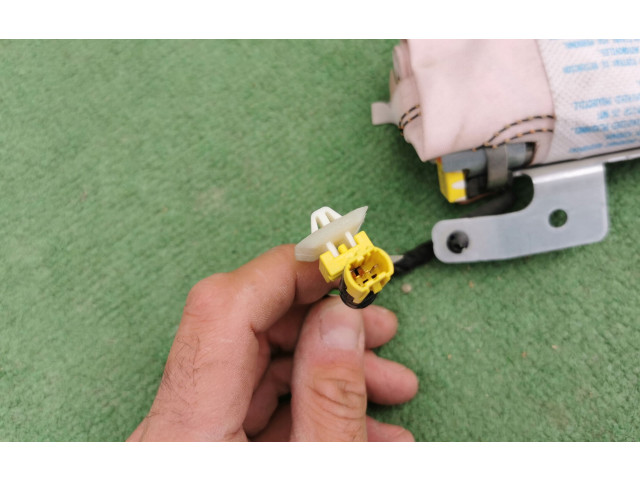 Подушка безопасности в сиденье Volkswagen Golf VII