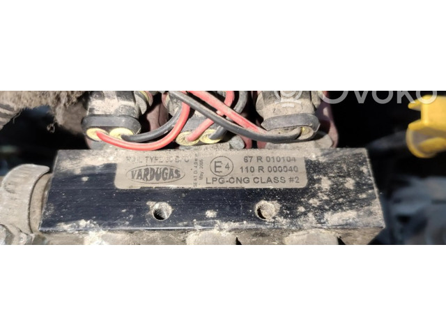 Vstřikovač 67R010104 Dodge Caravan pro benzínový motor 3.3