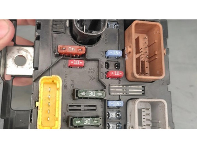 Pojistková skříňka 9661708180 Peugeot 207 2007