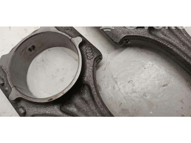  Поршень с шатуном    Audi A3 S3 8P  