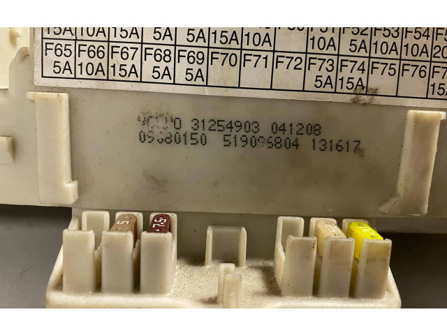 Блок предохранителей 31254903, 519096804   Volvo V50    