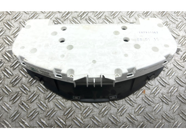 Панель приборов    Volvo V50       