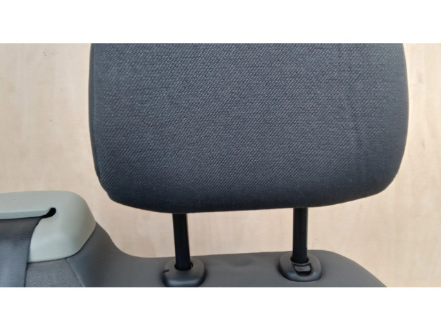 Переднее двухместное сиденье