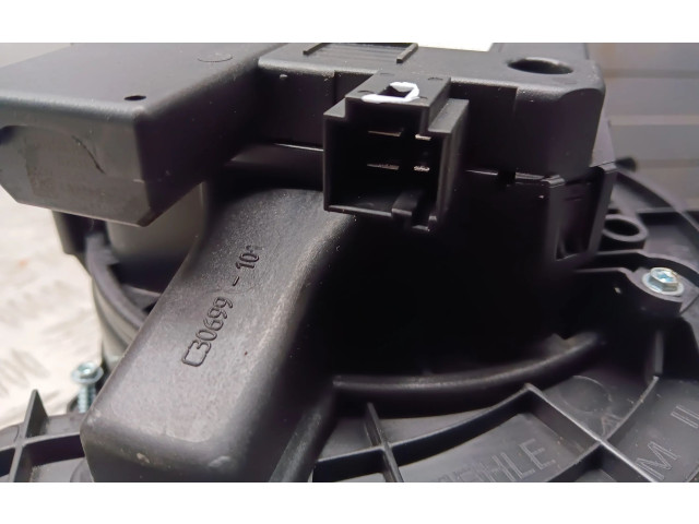 Вентилятор печки 4M1820021 Audi Q5 SQ5