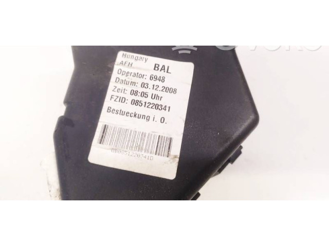 Блок предохранителей     Audi A6 S6 C6 4F    