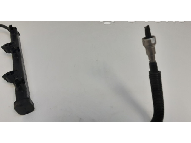 Vstřikovací lišta 04593923AA Chrysler Town & Country V pro benzínový motor 3.6