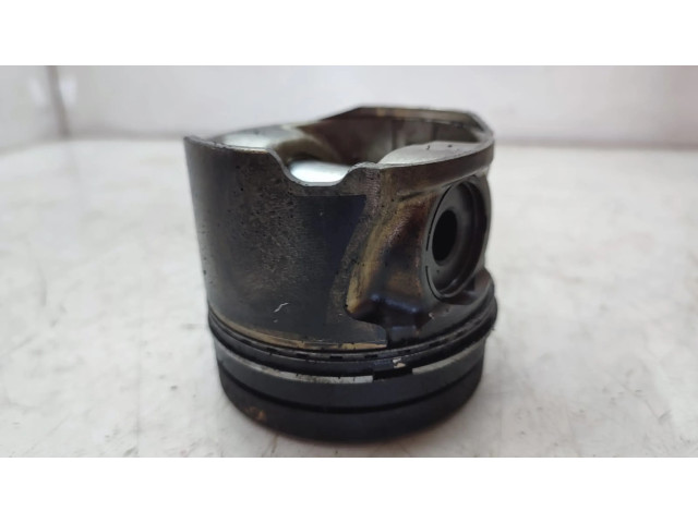 Píst Hyundai Santa Fe pro naftový motor 2.0 D4EB D4EB