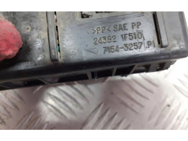 Pojistková skříňka Nissan Micra 2000