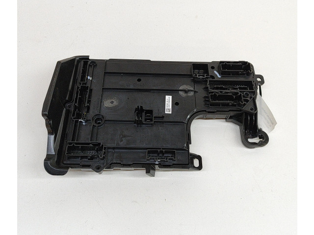 Блок комфорта 156745502D, 156735900B Tesla Model 3