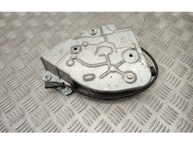 Zámek zadních dveří 2K0827201Q   Volkswagen Caddy 2008