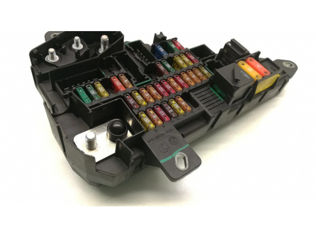 Блок предохранителей 6906588, 518811054   BMW 5 E60 E61    