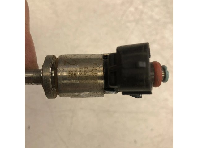 Vstřikovač PE0113250B Mazda 3 III pro benzínový motor 2.0