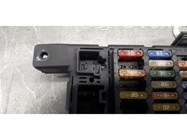 Блок предохранителей 518826003 Volvo XC90